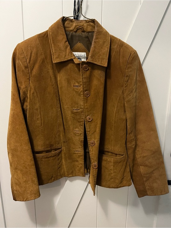 kathy ireland Jackets & Blazers - Gorgeous real leather Kathy Ireland Suede Button-Front Jacket in Warm Brown